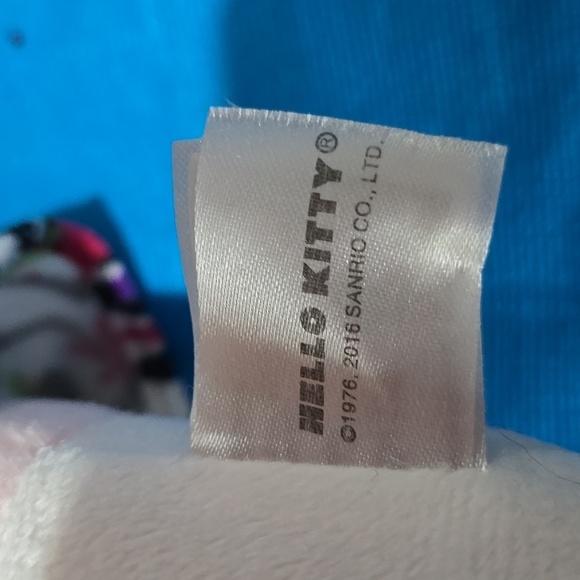 Hello Kitty 11in White - Picture 3 of 3